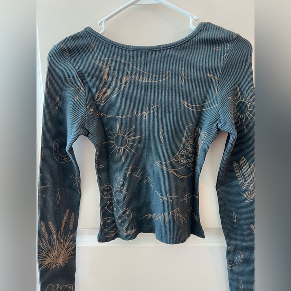 Daydreamer Western Long Sleeve NWT Thermal Crop - Picture 14 of 16